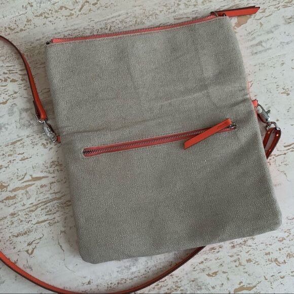 Stella and Dot Waverly petite Crossbody - Picture 4 of 15